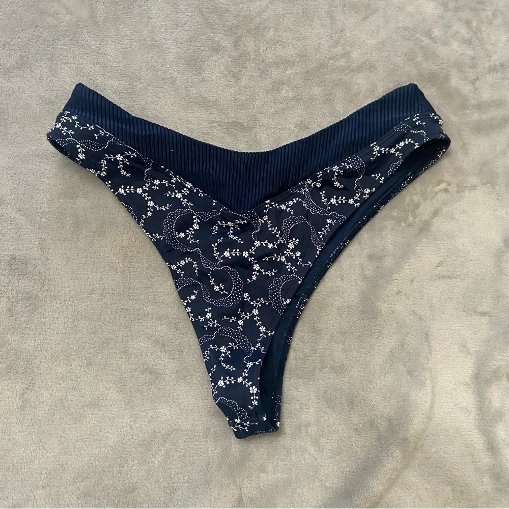 navy white